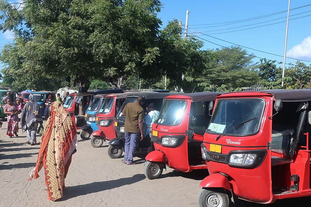 Bajajis waiting for passangers at a market