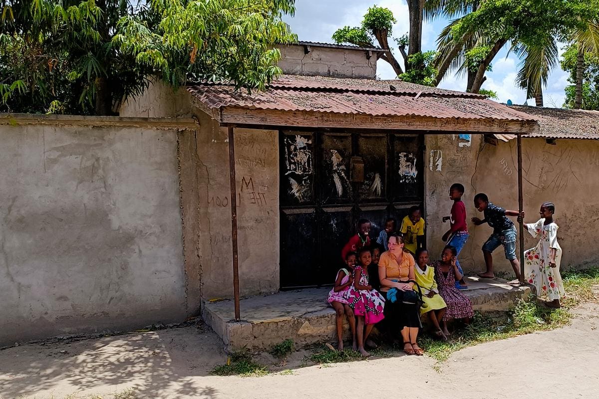 Shikamoo doesn't great distance